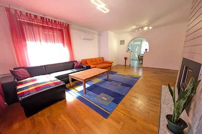 Ferienwohnung mit Terrasse, Klimaanlage und