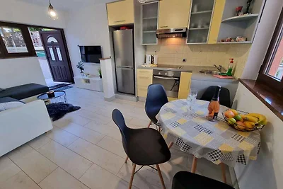 Ferienwohnung mit Garten und Klimaanlage