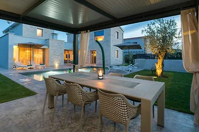 Villa mit Klimaanlage und Pool