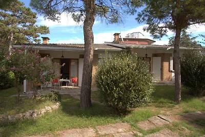 Ferienwohnung mit Garten und Klimaanlage