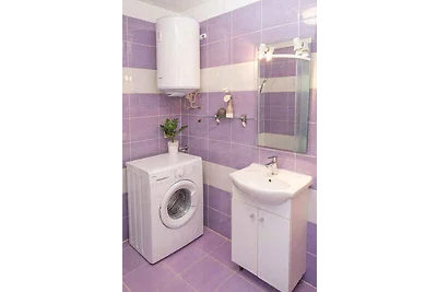 Ferienhaus mit Terrasse und Pool