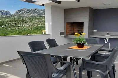 Ferienwohnung mit Swimmingpool, Grillterrasse