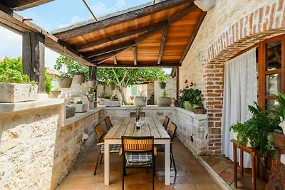 Ferienwohnung mit Pool und Klimaanlage
