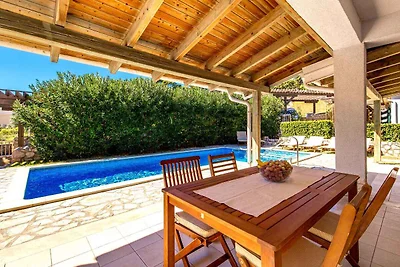 Ferienwohnung mit Pool in Palit ****