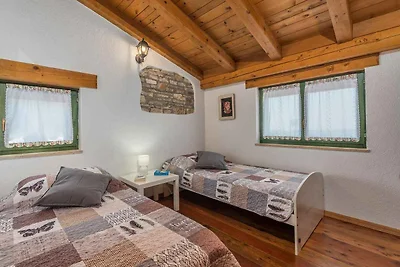 Villa mit Pool und Whirpool