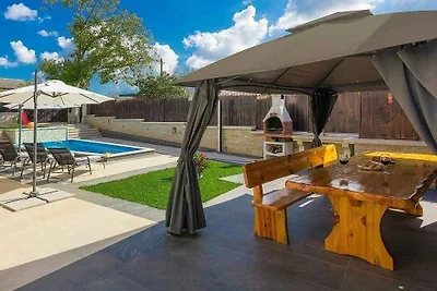Villa mit Pool