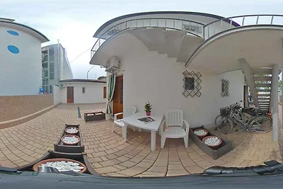 Ferienwohnung mit Klimaanlage und Balkon