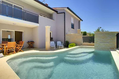 Ferienwohnung mit Pool und Klimaanlage