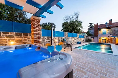 Ferienhaus mit grosser Terrasse und 2 Bäder