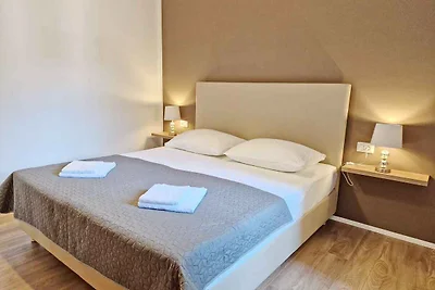 Ferienwohnung modern eingerichtet nur 300 m v