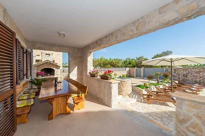 Villa mit Pool, Whirlpool und Sauna
