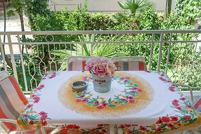 Ferienwohnung mit Balkon und Parkplatz