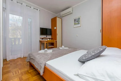 Gemütliches Ferienappartement in Duće mit Bli
