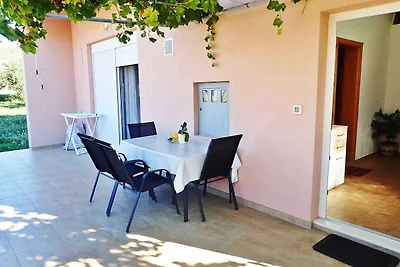 Ferienwohnung mit Terrasse und Klimaanlage