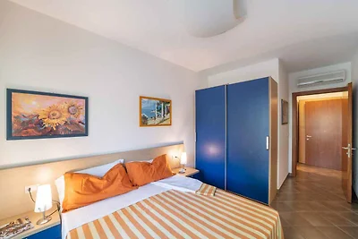 Ferienwohnung mit Garten und Klimaanlage