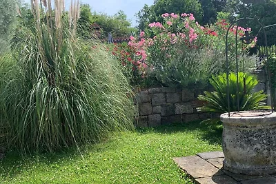 Villa mit Pool und Dependance