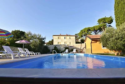 Ferienwohnung mit Pool an ruhiger Lage