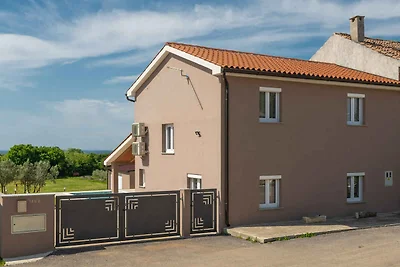 Ferienhaus mit Pool und Klimaanlage