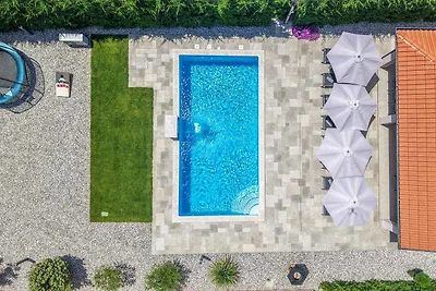Villa mit Pool