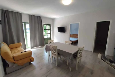 Ferienwohnung mit Pool und Klimaanlage am