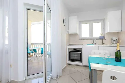 Ferienwohnung mit Balkon, Klima und Internet