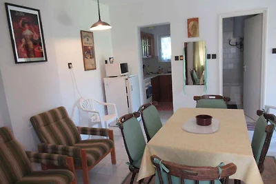 Ferienhaus mit Garten und nur 300 m vom Stran
