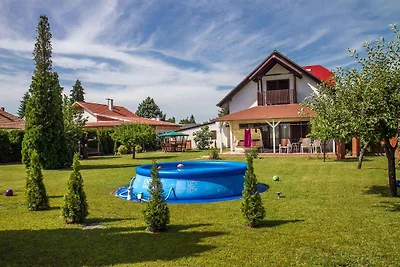 Ferienhaus mit Aussenpool und mit grossem
