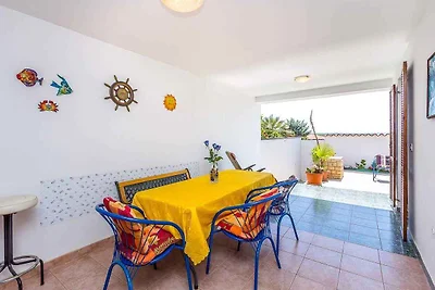 Ferienwohnung mit Terrasse und Meerblick