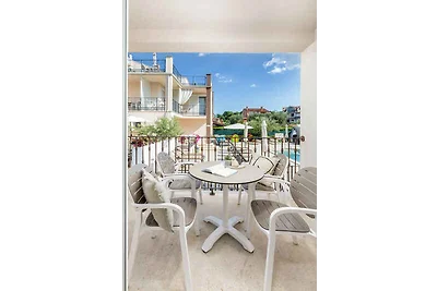 Ferienwohnung mit Balkon und Pool