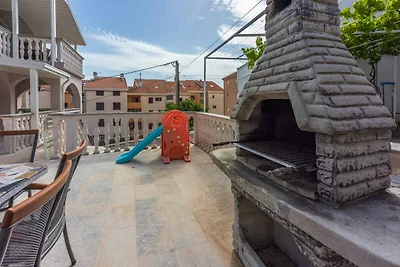 Ferienwohnung mit grosser Terrasse und 2