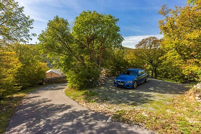 Villa mit Schwimmbad und Grill