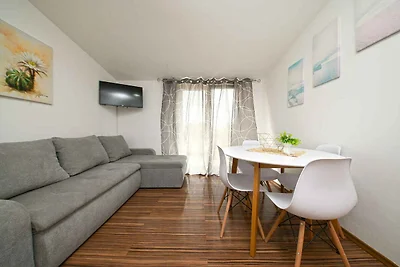 Ferienwohnung mit Balkon und Klimaanlage