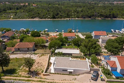 Moderne Ferienvilla Sullago mit Seeblick und 