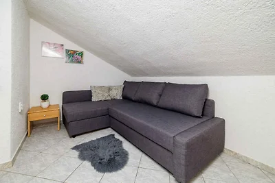 Gemütliches Studio Dragica mit Meerblick auf 