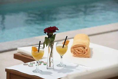 Ferienhaus mit Pool und Klimaanlage