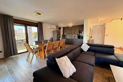 Villa mit Swimmingpool, Grill und Whirlpool