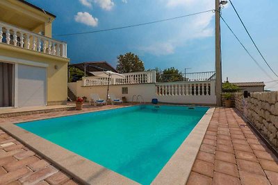 Ferienhaus mit Pool und WLAN