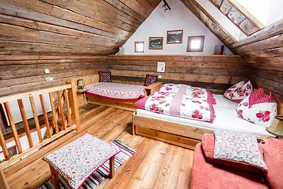 Hütte mit Panorama-Gartensauna