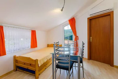 Ferienwohnung in ruhiger Lage mit Pool
