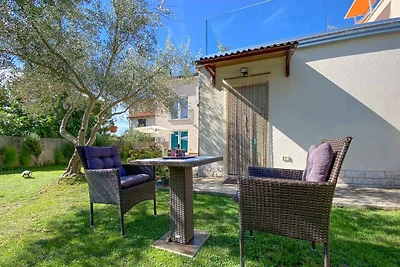Studio mit Klimaanlage, WLAN und einer Terras