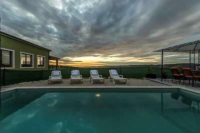 Villa mit einer schönen Aussicht auf den Flus