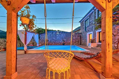 Ferienhaus mit Pool und Klimaanlage