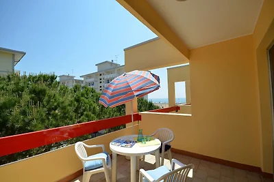 Studio with balcony and air conditioning
