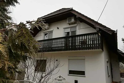 Ferienhaus mit grossem Garten, WLAN und