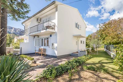 Ferienwohnung mit Garten und Klimaanlage