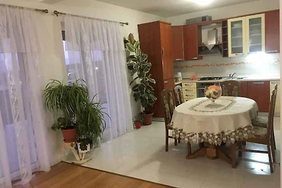 Ferienwohnung mit Pool und Meerausblick