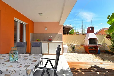 Ferienhaus mit Swimmingpool und Gartenküche