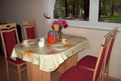 Ferienhaus mit Garten am Wald