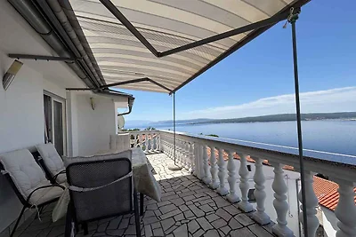 Ferienwohnung mit Pool und Meerblick