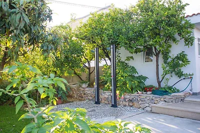 Ferienwohnung mit Pool und 80 m zum Strand